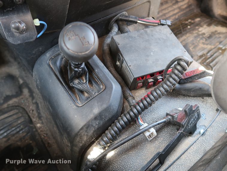 image for item IY9130 2017 Ford F350 Super Duty XL  utility bed pickup truck