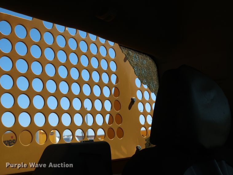 image for item IY9130 2017 Ford F350 Super Duty XL  utility bed pickup truck