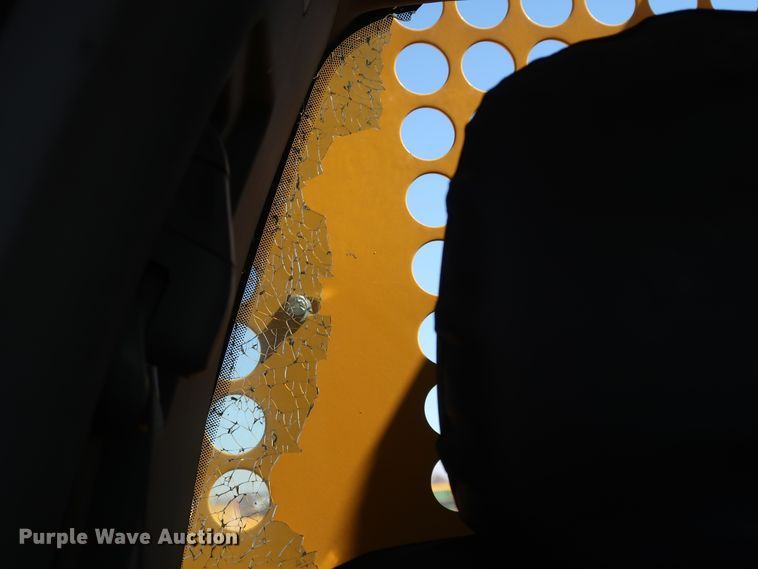 image for item IY9130 2017 Ford F350 Super Duty XL  utility bed pickup truck