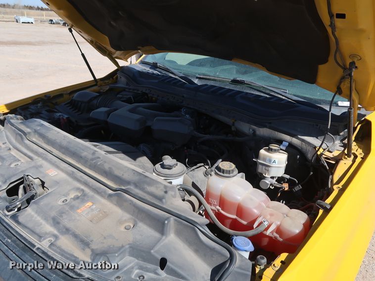 image for item IY9130 2017 Ford F350 Super Duty XL  utility bed pickup truck