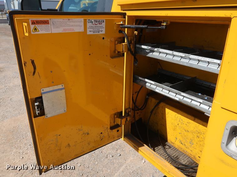 image for item IY9130 2017 Ford F350 Super Duty XL  utility bed pickup truck