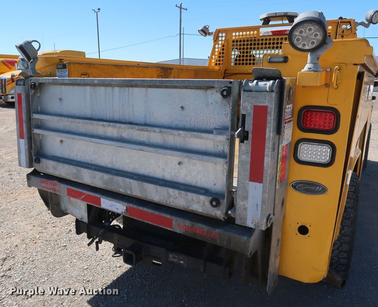 image for item IY9130 2017 Ford F350 Super Duty XL  utility bed pickup truck