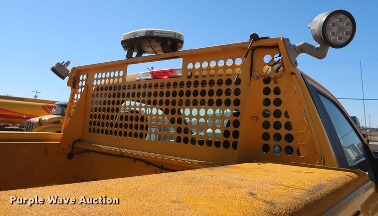 image for item IY9130 2017 Ford F350 Super Duty XL  utility bed pickup truck