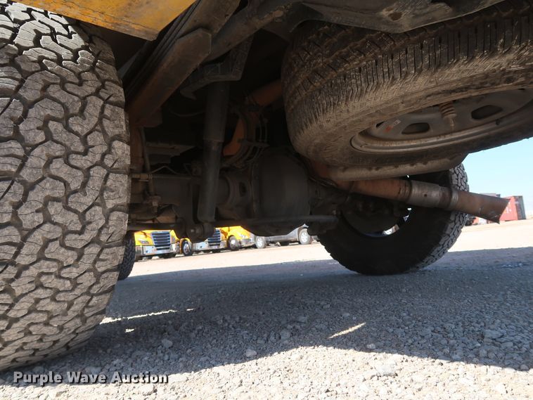 image for item IY9130 2017 Ford F350 Super Duty XL  utility bed pickup truck