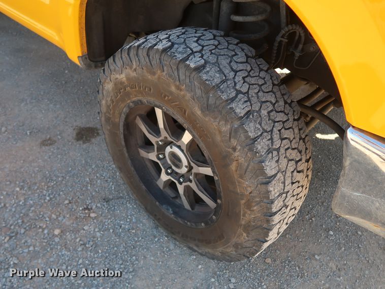 image for item IY9130 2017 Ford F350 Super Duty XL  utility bed pickup truck