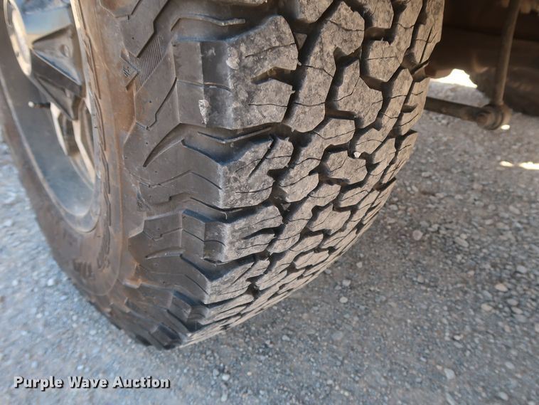 image for item IY9130 2017 Ford F350 Super Duty XL  utility bed pickup truck