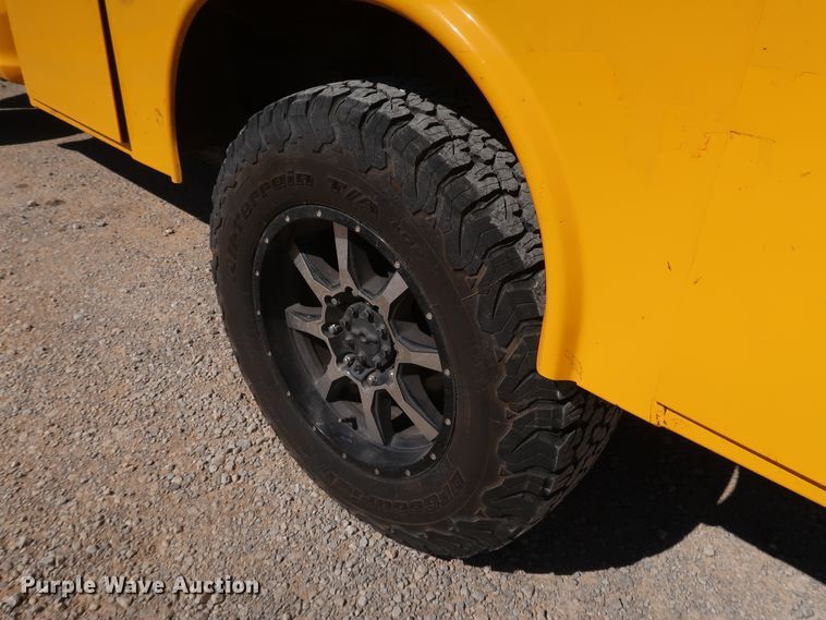 image for item IY9130 2017 Ford F350 Super Duty XL  utility bed pickup truck