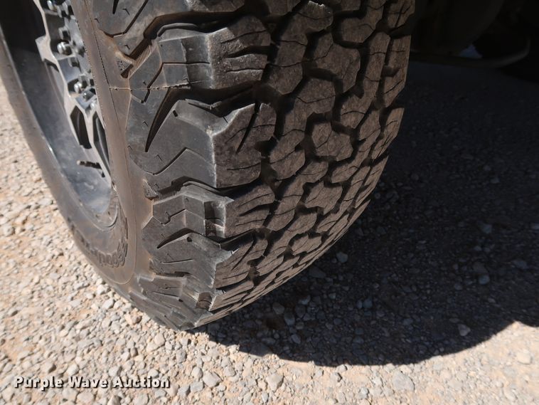 image for item IY9130 2017 Ford F350 Super Duty XL  utility bed pickup truck