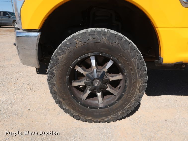 image for item IY9130 2017 Ford F350 Super Duty XL  utility bed pickup truck