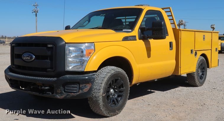 image for item IY9131 2015 Ford F350 Super Duty  utility bed pickup truck