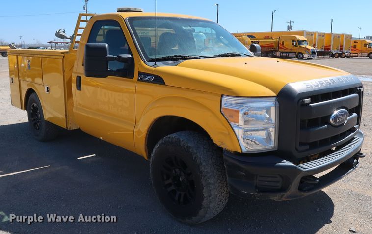 image for item IY9131 2015 Ford F350 Super Duty  utility bed pickup truck