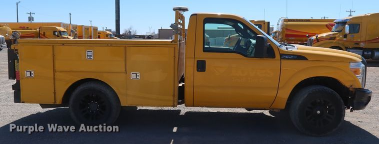 image for item IY9131 2015 Ford F350 Super Duty  utility bed pickup truck