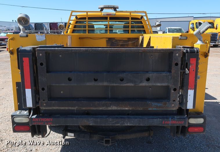 image for item IY9131 2015 Ford F350 Super Duty  utility bed pickup truck