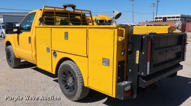 image for item IY9131 2015 Ford F350 Super Duty  utility bed pickup truck