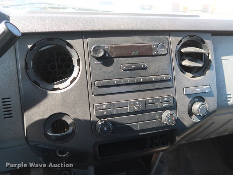 image for item IY9131 2015 Ford F350 Super Duty  utility bed pickup truck