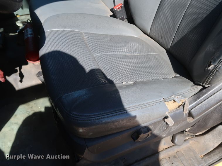 image for item IY9131 2015 Ford F350 Super Duty  utility bed pickup truck