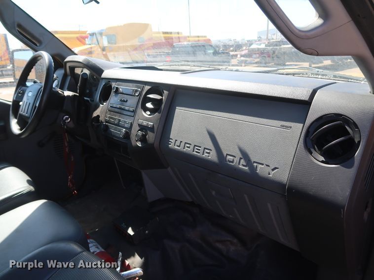 image for item IY9131 2015 Ford F350 Super Duty  utility bed pickup truck