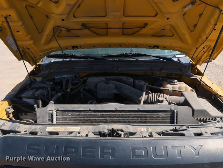 image for item IY9131 2015 Ford F350 Super Duty  utility bed pickup truck