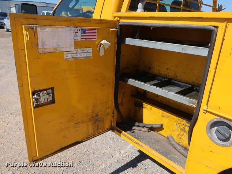 image for item IY9131 2015 Ford F350 Super Duty  utility bed pickup truck