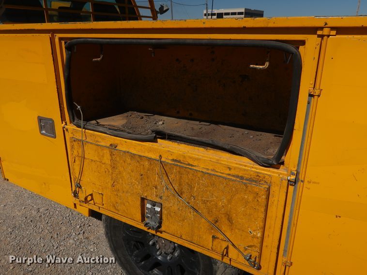 image for item IY9131 2015 Ford F350 Super Duty  utility bed pickup truck