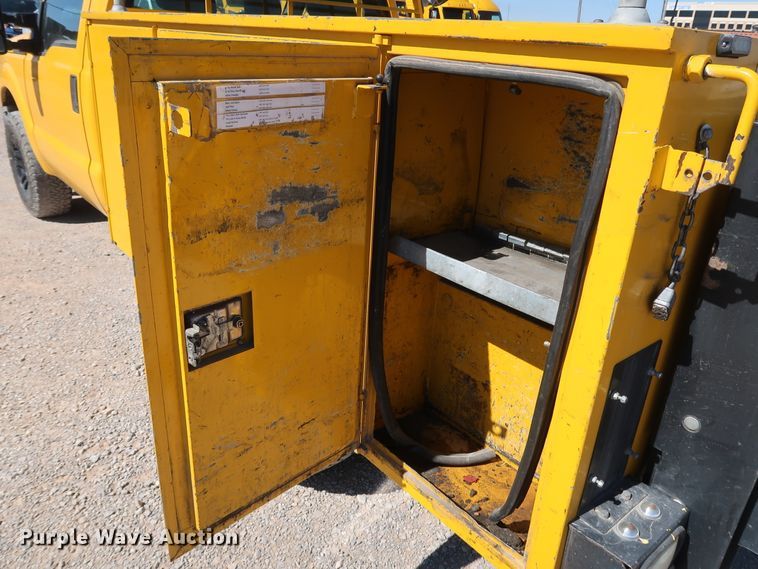 image for item IY9131 2015 Ford F350 Super Duty  utility bed pickup truck