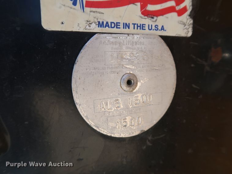 image for item IY9131 2015 Ford F350 Super Duty  utility bed pickup truck