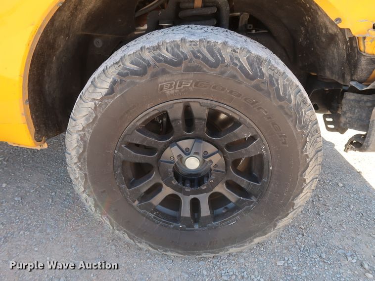 image for item IY9131 2015 Ford F350 Super Duty  utility bed pickup truck