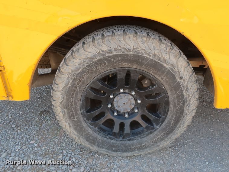 image for item IY9131 2015 Ford F350 Super Duty  utility bed pickup truck