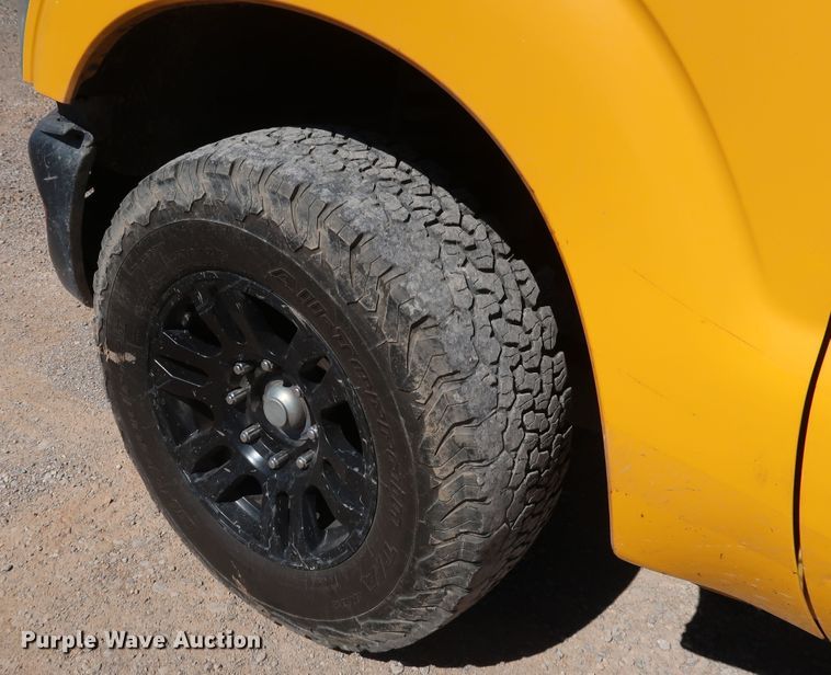 image for item IY9131 2015 Ford F350 Super Duty  utility bed pickup truck