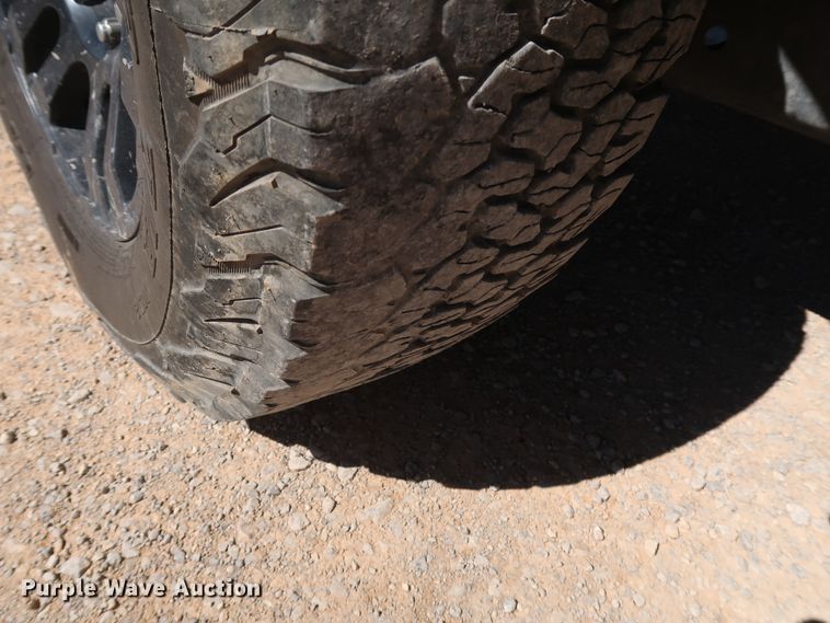 image for item IY9131 2015 Ford F350 Super Duty  utility bed pickup truck