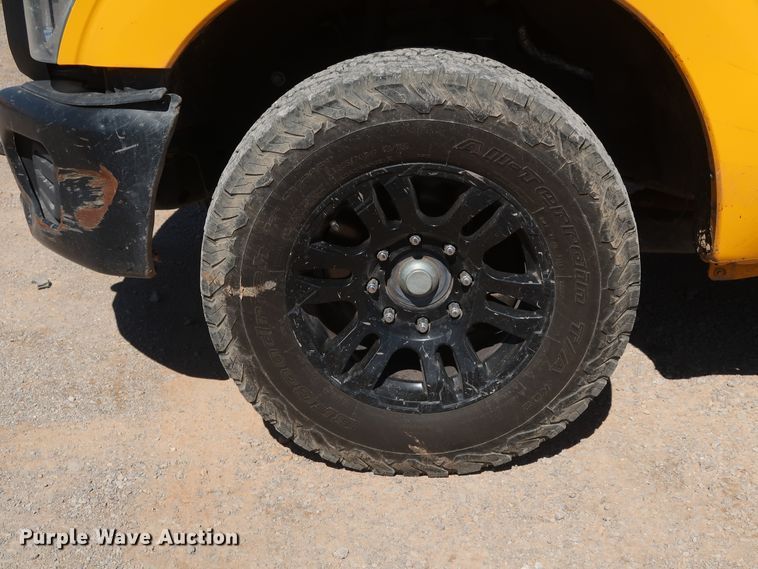 image for item IY9131 2015 Ford F350 Super Duty  utility bed pickup truck