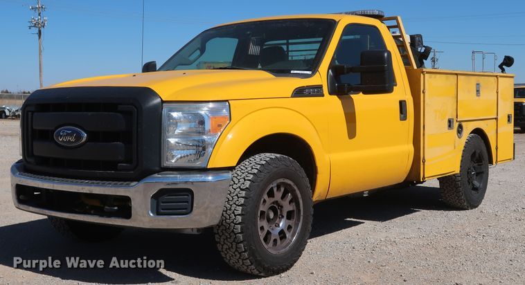 image for item IY9135 2014 Ford F350 Super Duty  utility bed pickup truck