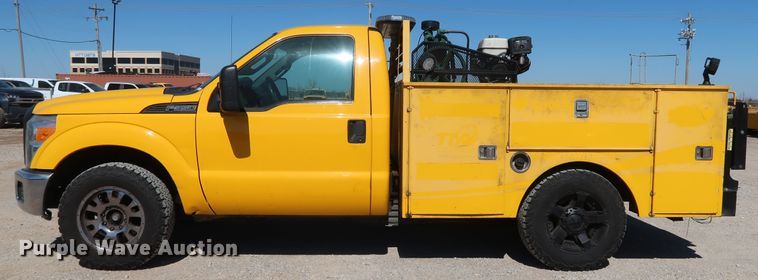 image for item IY9135 2014 Ford F350 Super Duty  utility bed pickup truck