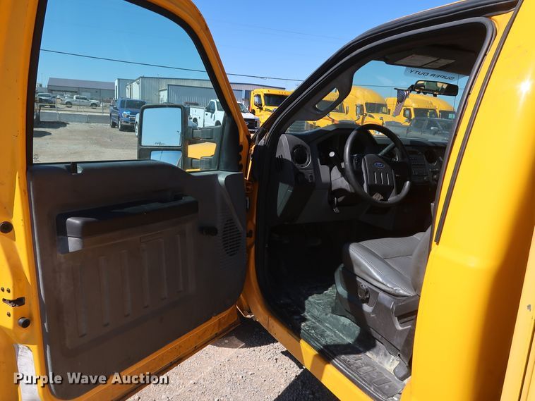 image for item IY9135 2014 Ford F350 Super Duty  utility bed pickup truck