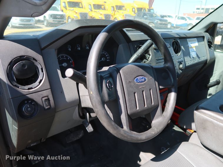 image for item IY9135 2014 Ford F350 Super Duty  utility bed pickup truck