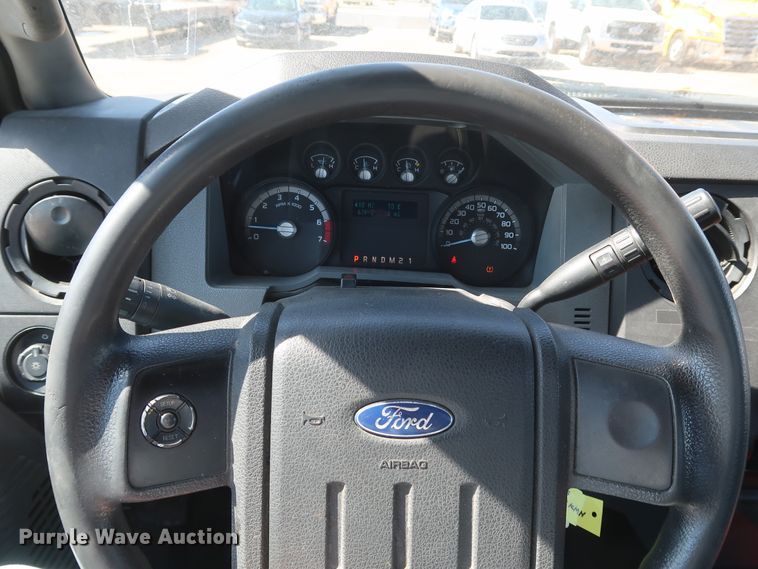 image for item IY9135 2014 Ford F350 Super Duty  utility bed pickup truck