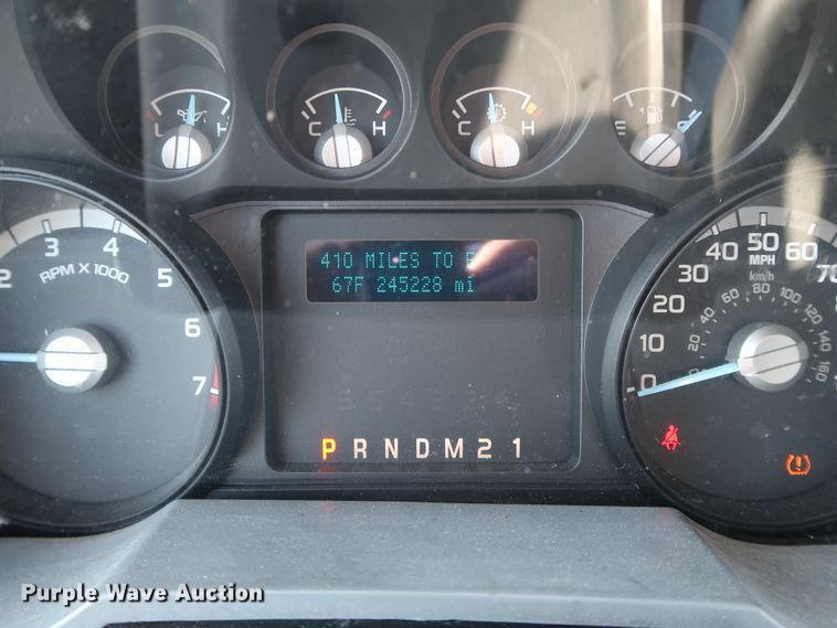 image for item IY9135 2014 Ford F350 Super Duty  utility bed pickup truck