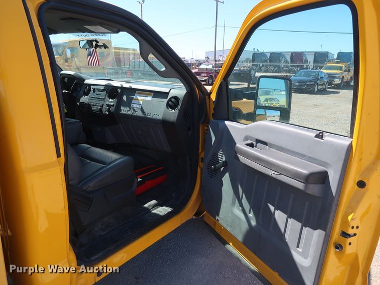 image for item IY9135 2014 Ford F350 Super Duty  utility bed pickup truck
