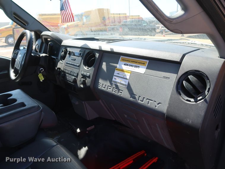 image for item IY9135 2014 Ford F350 Super Duty  utility bed pickup truck