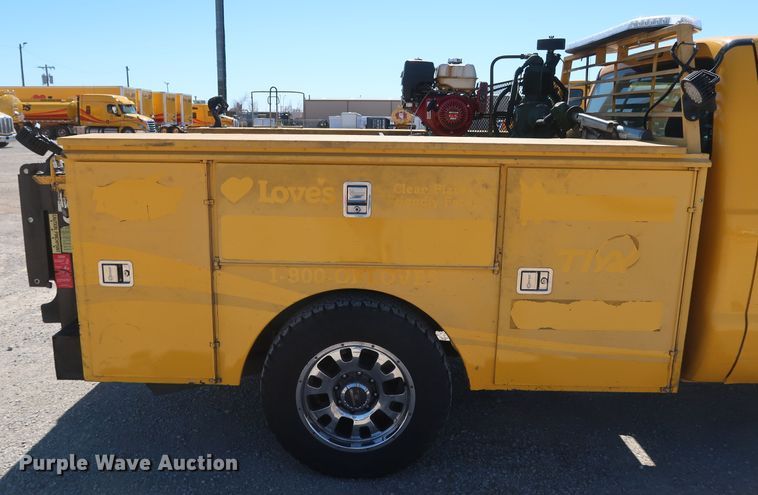 image for item IY9135 2014 Ford F350 Super Duty  utility bed pickup truck