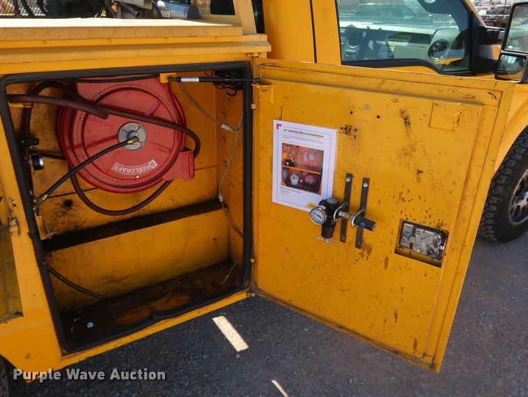 image for item IY9135 2014 Ford F350 Super Duty  utility bed pickup truck