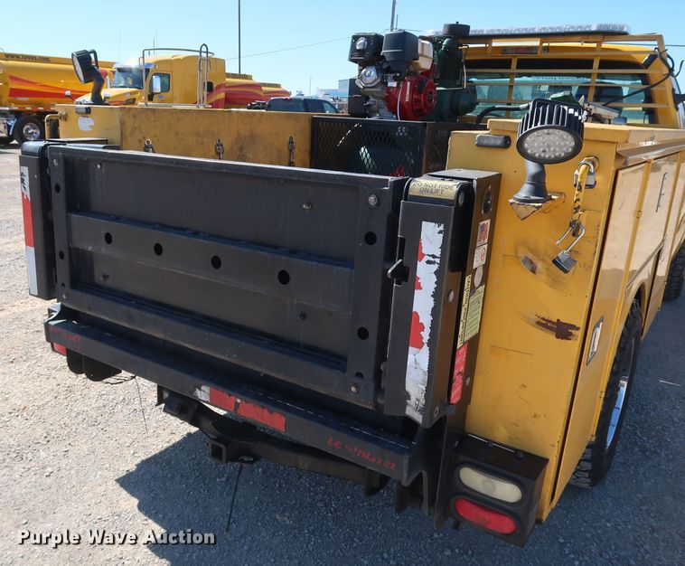 image for item IY9135 2014 Ford F350 Super Duty  utility bed pickup truck