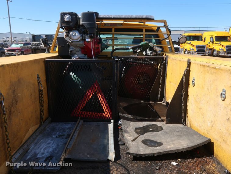 image for item IY9135 2014 Ford F350 Super Duty  utility bed pickup truck