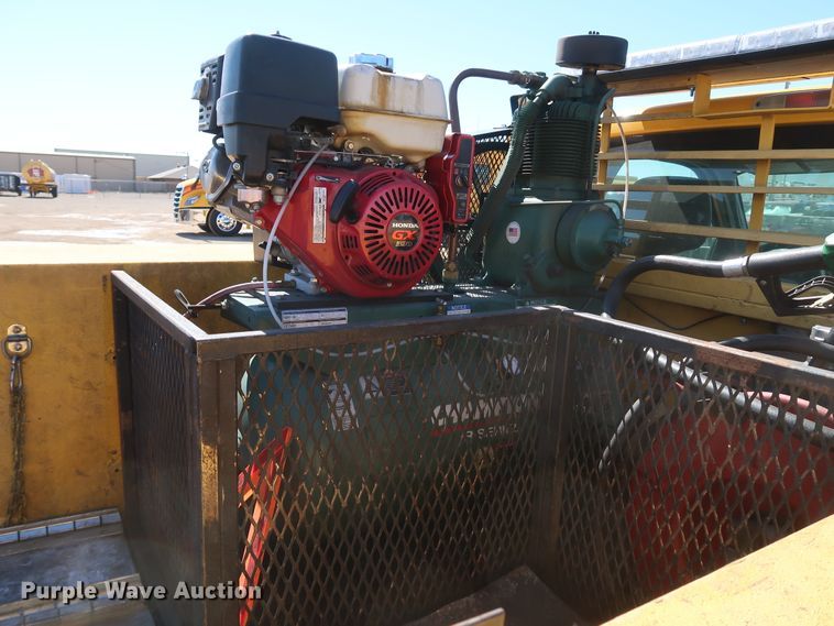 image for item IY9135 2014 Ford F350 Super Duty  utility bed pickup truck