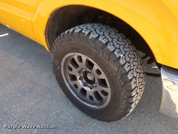 image for item IY9135 2014 Ford F350 Super Duty  utility bed pickup truck