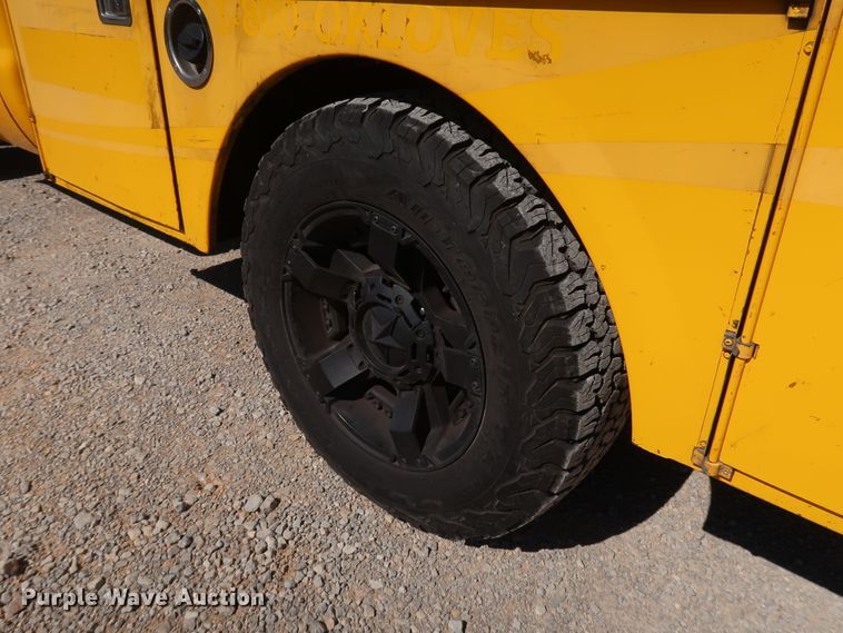 image for item IY9135 2014 Ford F350 Super Duty  utility bed pickup truck