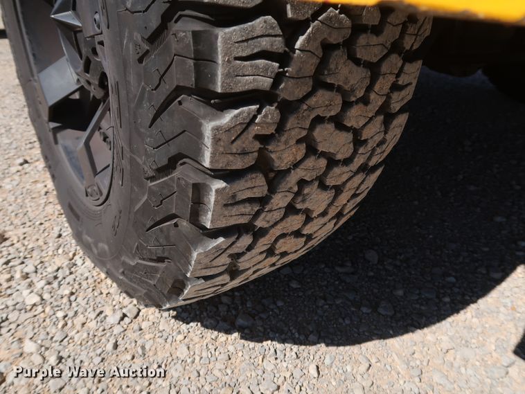 image for item IY9135 2014 Ford F350 Super Duty  utility bed pickup truck