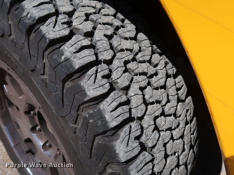 image for item IY9135 2014 Ford F350 Super Duty  utility bed pickup truck