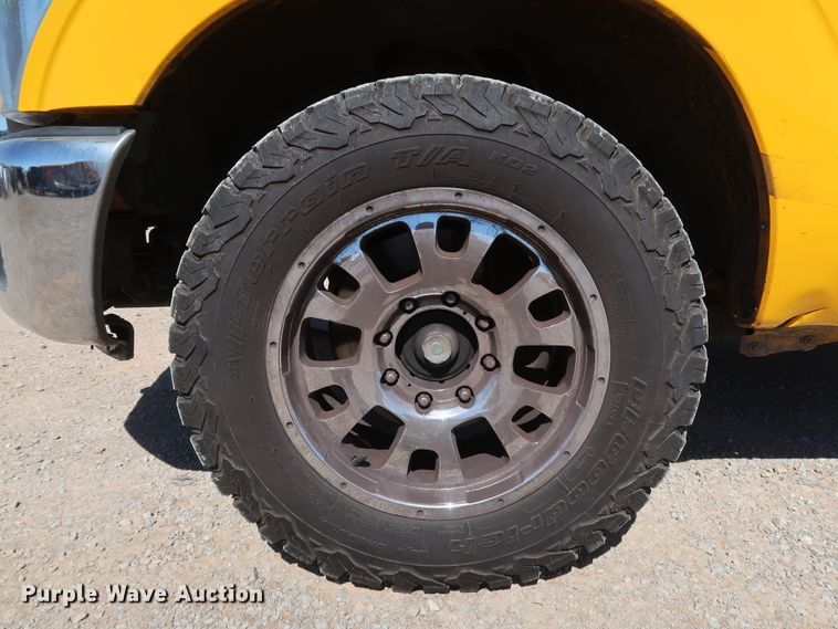 image for item IY9135 2014 Ford F350 Super Duty  utility bed pickup truck