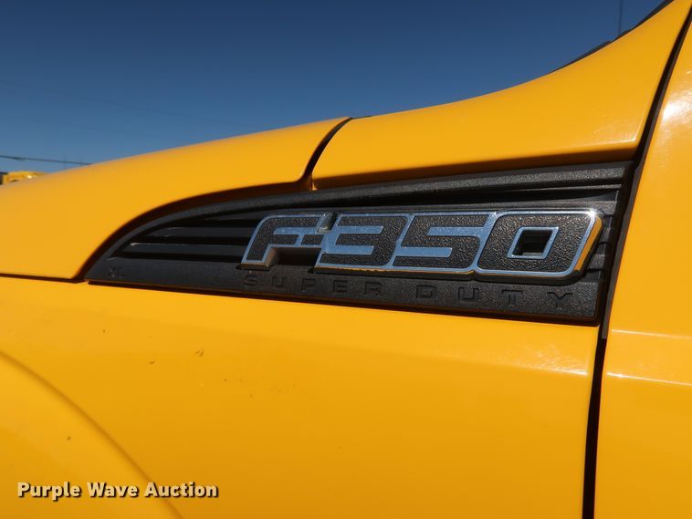 image for item IY9135 2014 Ford F350 Super Duty  utility bed pickup truck